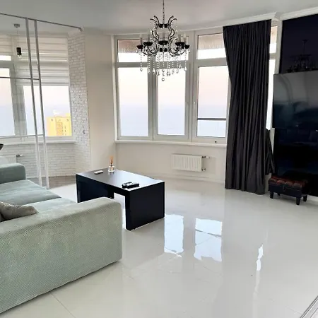 Apartamento аркадія каманіна 3х кімнатна